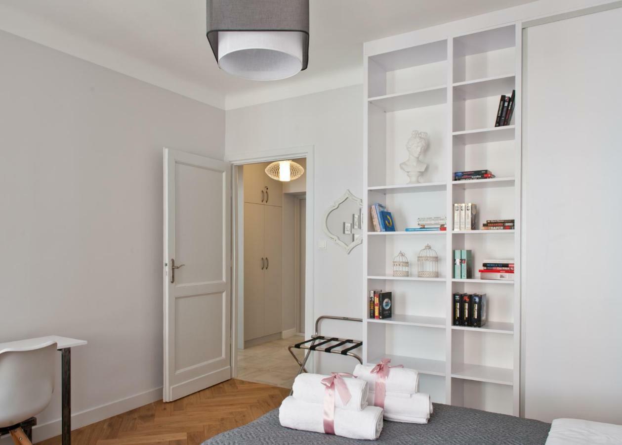 Red Brick Old Town Apartment Warsaw Ngoại thất bức ảnh